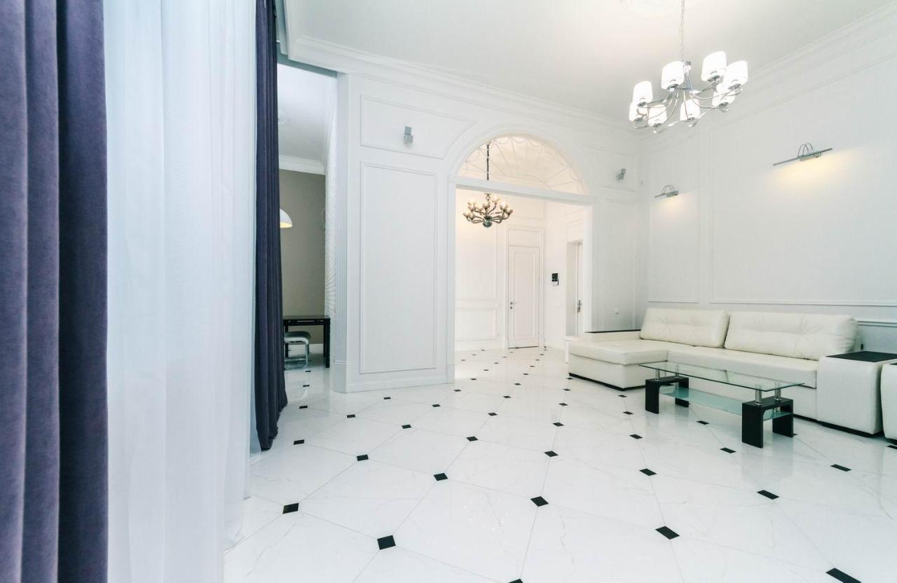 VIP near Premier Palace&Arena city Kiev Exterior foto